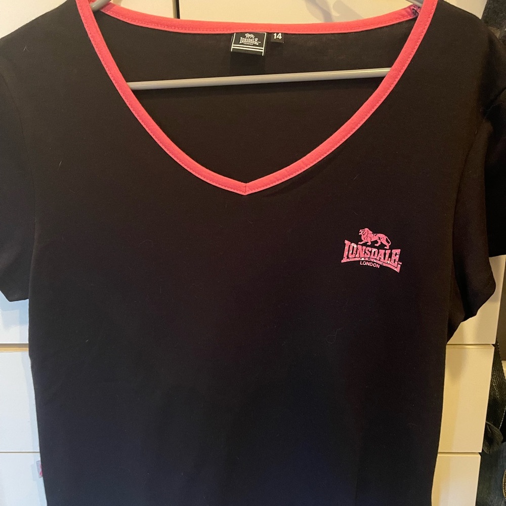 Lonsdale Womens shirt NWOT 14